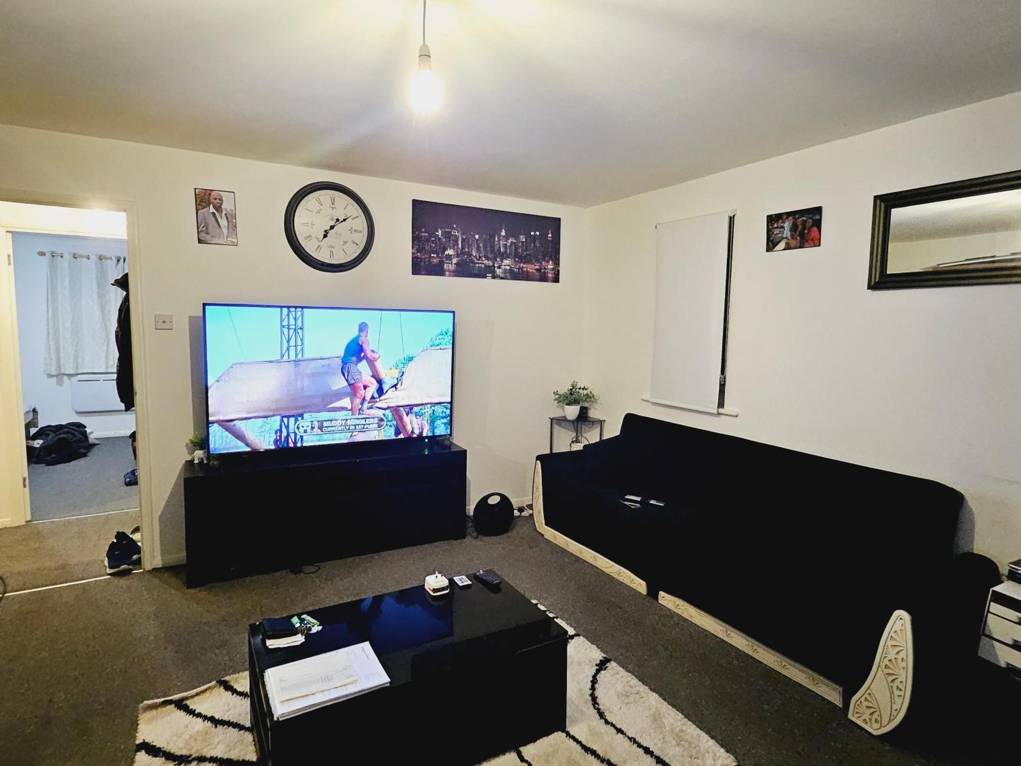 Lovely Fully Furnished One Bed Flat To Let Енфілд Екстер'єр фото